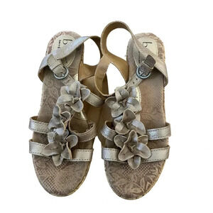 BOC Born Concepts Women's Champagne Floral Strap Cork Wedge Sandals Size 7